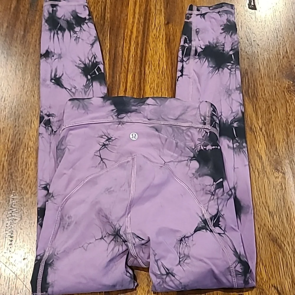 Lululemon 25” Tights To Dye For Size 2.